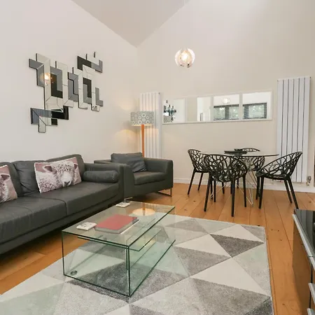 12 Blue Hill Park Διαμέρισμα *