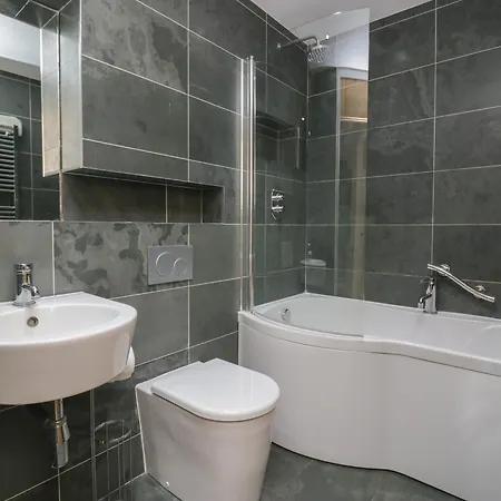 12 Blue Hill Park Διαμέρισμα *